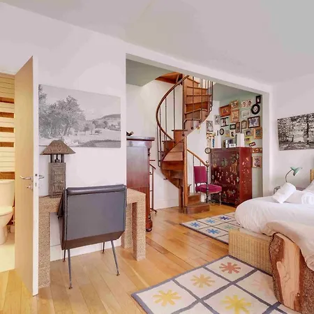 Bright Family Duplex - 3 Bedrooms Apartment Paris