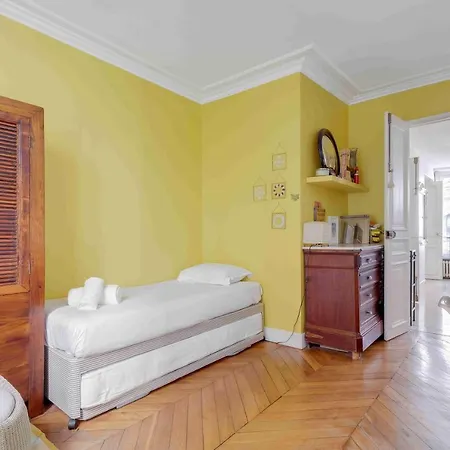 Bright Family Duplex - 3 Bedrooms Apartment